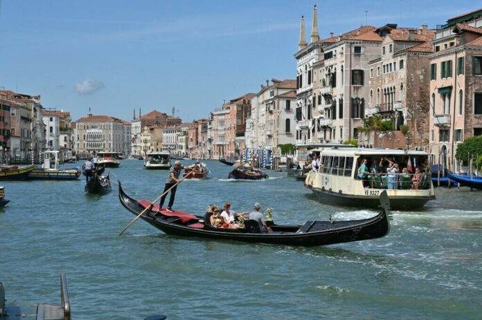 UNESCO recommends putting Venice on the heritage danger list.